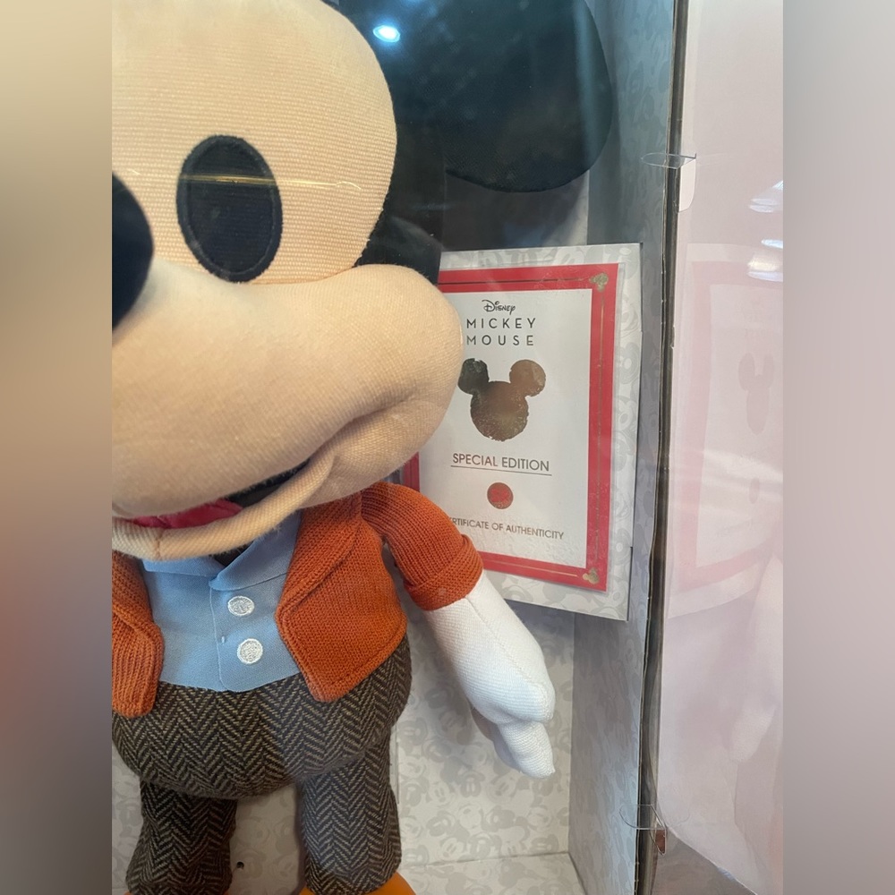 🏰D23 Disney Year Of The Mouse Collector Plush “A Man & His Mouse” D23 Exclusive - Picture 7 of 13